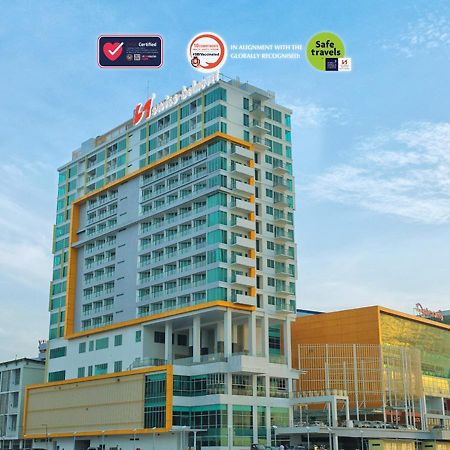 Swiss-Belhotel Balikpapan Экстерьер фото