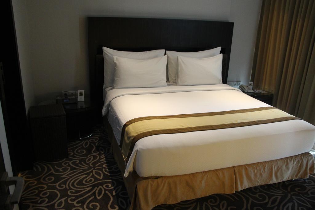 Swiss-Belhotel Balikpapan Экстерьер фото